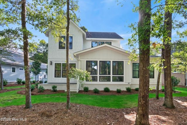 8312 Vintage Club Circle, Wilmington, NC 28411