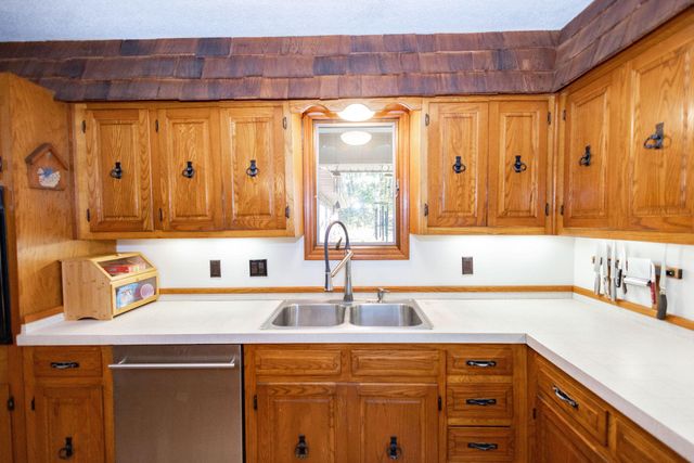 800 Country Trails Road, Conway, MO 65632