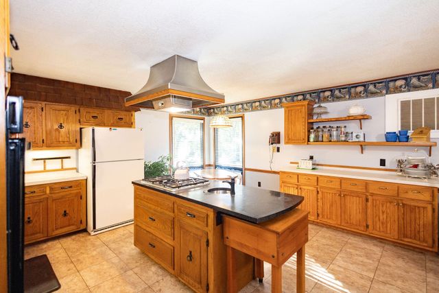 800 Country Trails Road, Conway, MO 65632