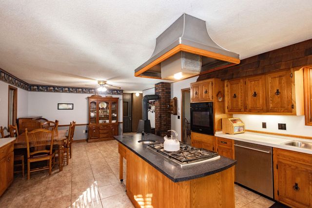 800 Country Trails Road, Conway, MO 65632