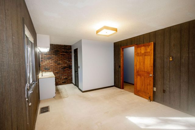 800 Country Trails Road, Conway, MO 65632