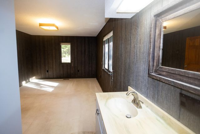 800 Country Trails Road, Conway, MO 65632