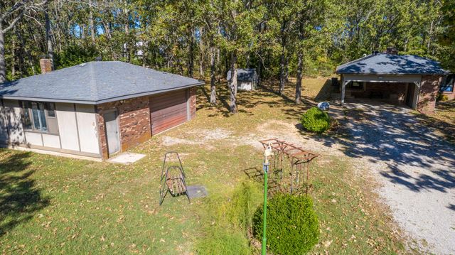 800 Country Trails Road, Conway, MO 65632