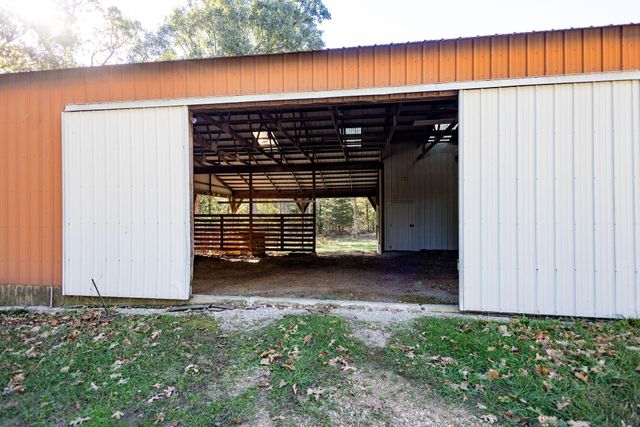 800 Country Trails Road, Conway, MO 65632