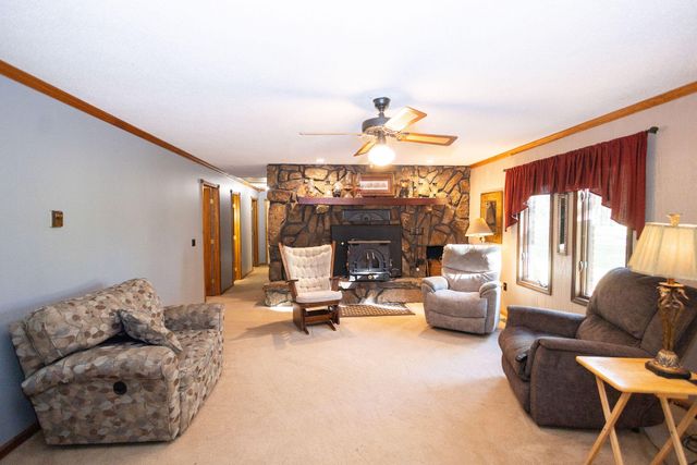 800 Country Trails Road, Conway, MO 65632