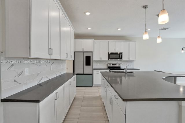 2138 S Appleton Cir S, Oakland Park, FL 33309