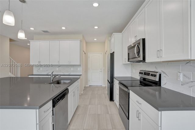 2138 S Appleton Cir S, Oakland Park, FL 33309