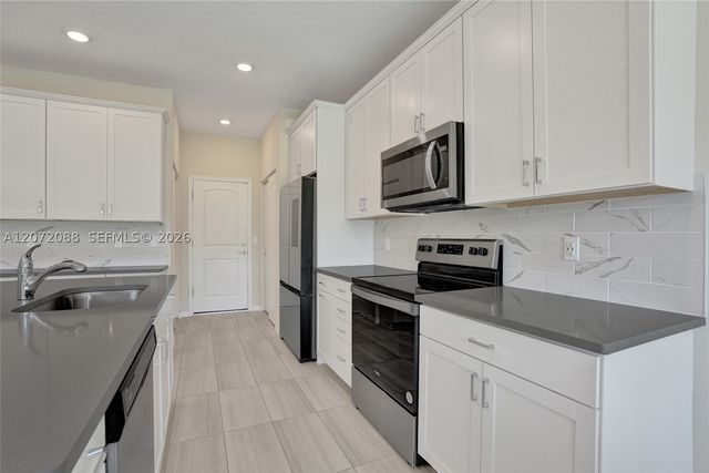 2138 S Appleton Cir S, Oakland Park, FL 33309
