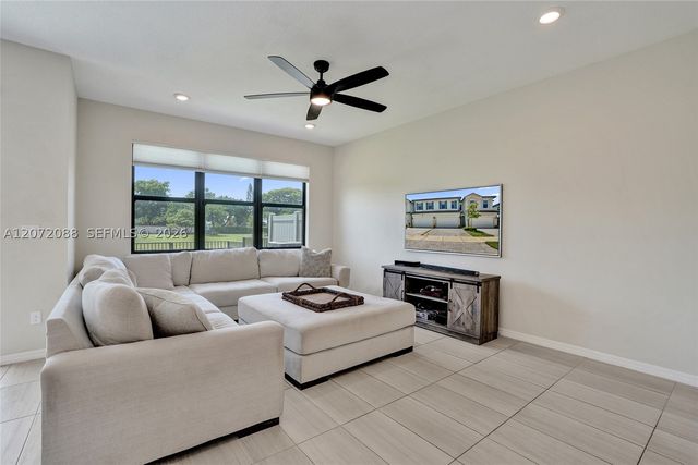 2138 S Appleton Cir S, Oakland Park, FL 33309