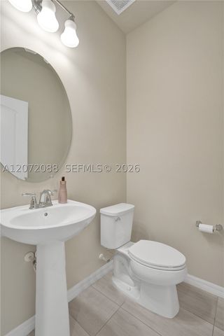 2138 S Appleton Cir S, Oakland Park, FL 33309
