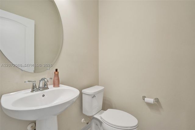 2138 S Appleton Cir S, Oakland Park, FL 33309
