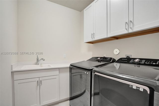2138 S Appleton Cir S, Oakland Park, FL 33309