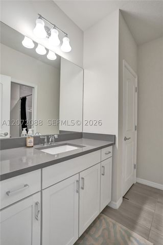 2138 S Appleton Cir S, Oakland Park, FL 33309