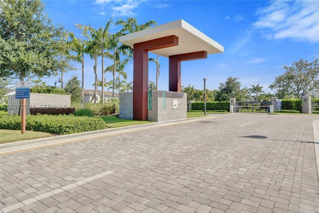2138 S Appleton Cir S, Oakland Park, FL 33309