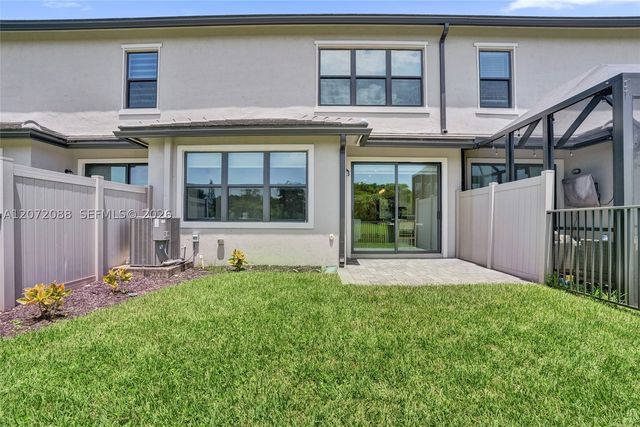 2138 S Appleton Cir S, Oakland Park, FL 33309