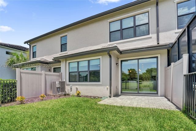 2138 S Appleton Cir S, Oakland Park, FL 33309