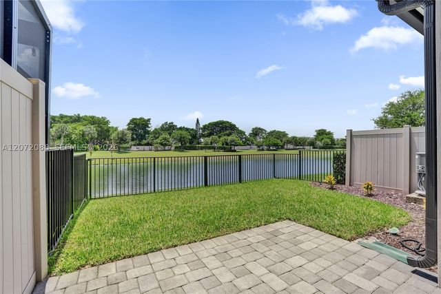 2138 S Appleton Cir S, Oakland Park, FL 33309