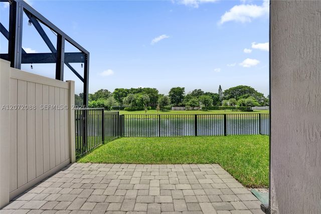 2138 S Appleton Cir S, Oakland Park, FL 33309