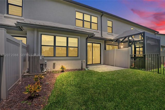 2138 S Appleton Cir S, Oakland Park, FL 33309