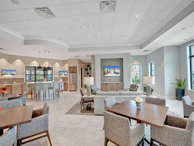 2138 S Appleton Cir S, Oakland Park, FL 33309
