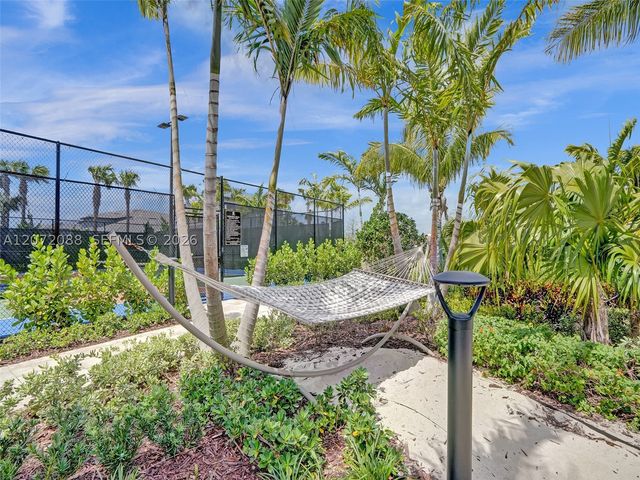 2138 S Appleton Cir S, Oakland Park, FL 33309