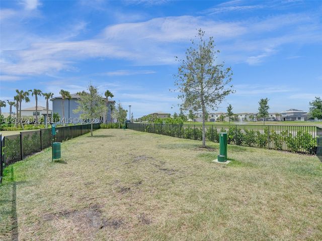 2138 S Appleton Cir S, Oakland Park, FL 33309