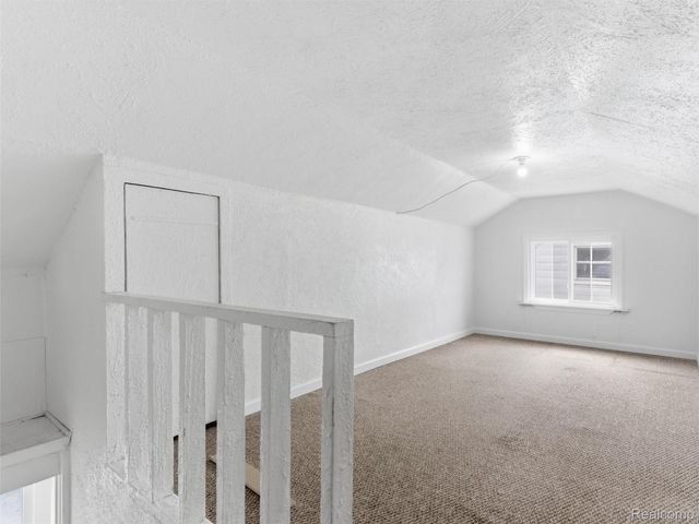 22035 Scotia Road, Oak Park, MI 48237