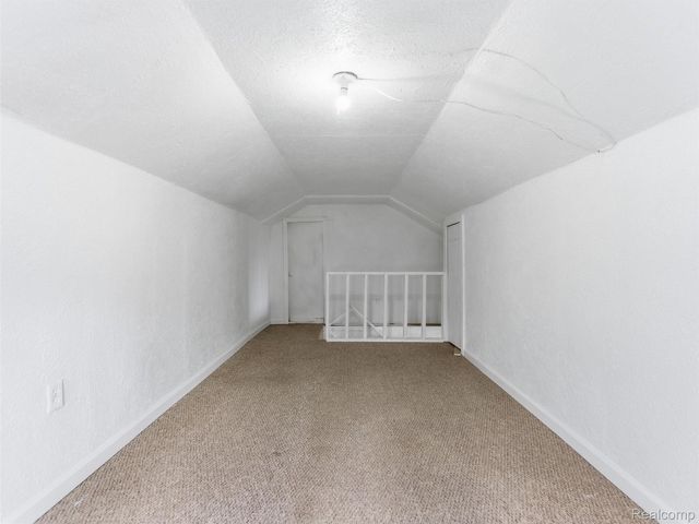 22035 Scotia Road, Oak Park, MI 48237