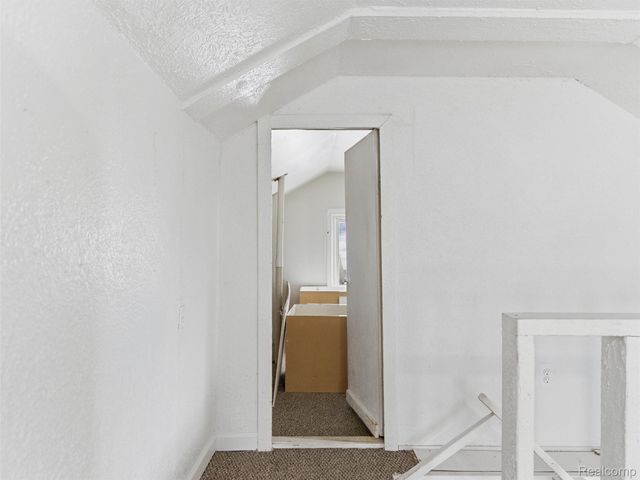 22035 Scotia Road, Oak Park, MI 48237