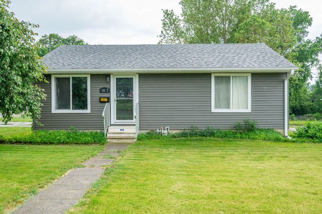 1907 S 7th Avenue E, Newton, IA 50208