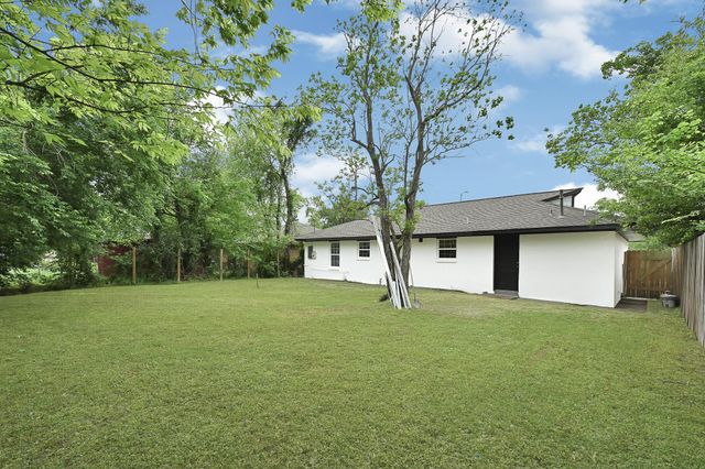 10122 Rockaway Drive, Houston, TX 77016