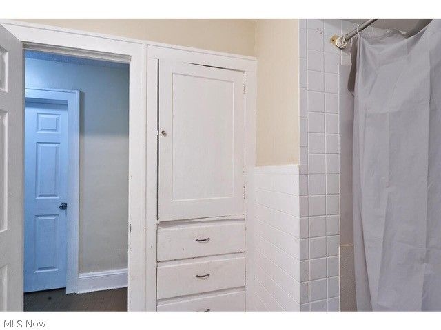 941 Dresden Road, Cleveland Heights, OH 44112