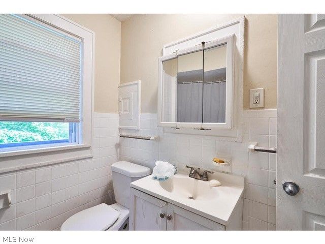 941 Dresden Road, Cleveland Heights, OH 44112