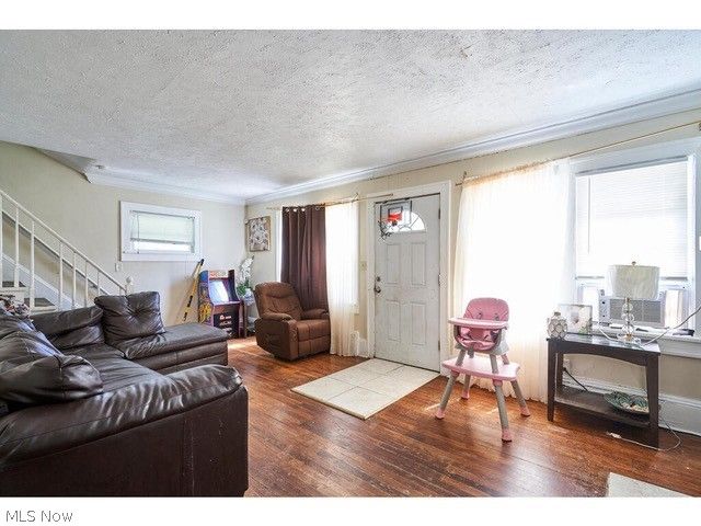 941 Dresden Road, Cleveland Heights, OH 44112