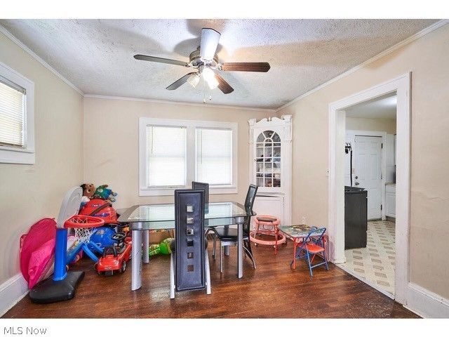 941 Dresden Road, Cleveland Heights, OH 44112