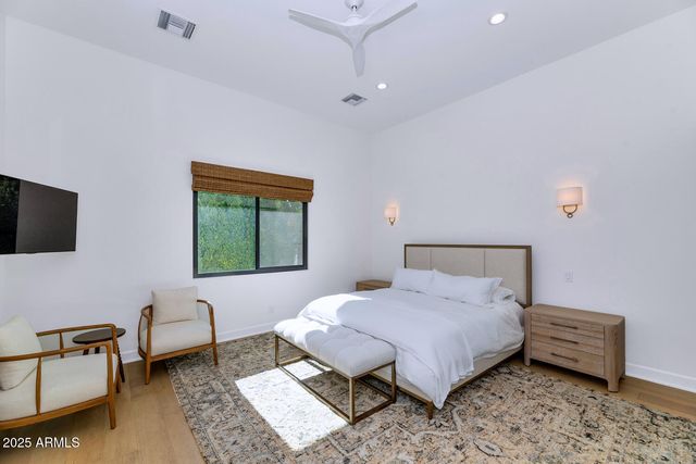 4147 E CLARENDON Avenue, Phoenix, AZ 85018