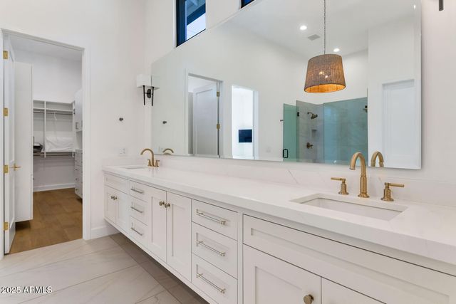 4147 E CLARENDON Avenue, Phoenix, AZ 85018