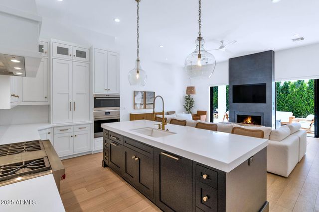 4147 E CLARENDON Avenue, Phoenix, AZ 85018