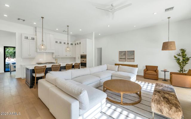 4147 E CLARENDON Avenue, Phoenix, AZ 85018