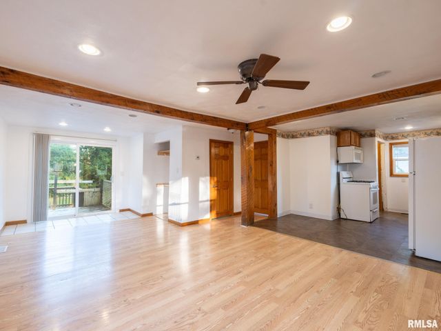 100 DONNA Court, Pekin, IL 61554