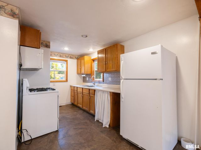 100 DONNA Court, Pekin, IL 61554