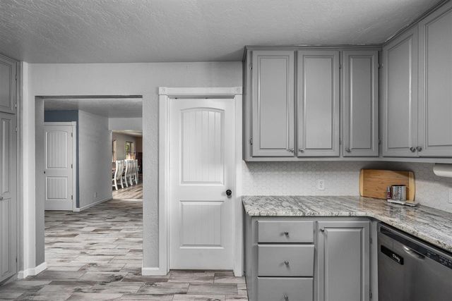 102 Parkview Cir, Cache, OK 73527