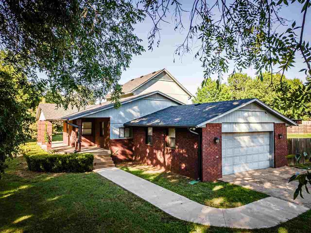 102 Parkview Cir, Cache, OK 73527