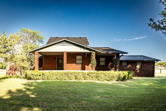 102 Parkview Cir, Cache, OK 73527