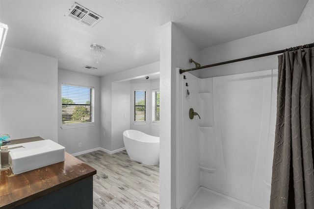 102 Parkview Cir, Cache, OK 73527