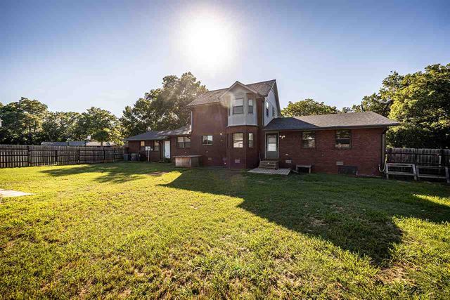102 Parkview Cir, Cache, OK 73527