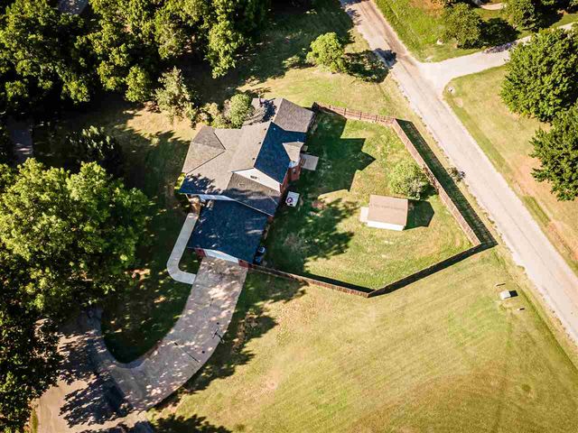 102 Parkview Cir, Cache, OK 73527