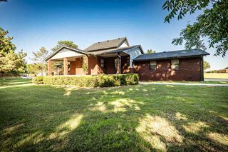 102 Parkview Cir, Cache, OK 73527