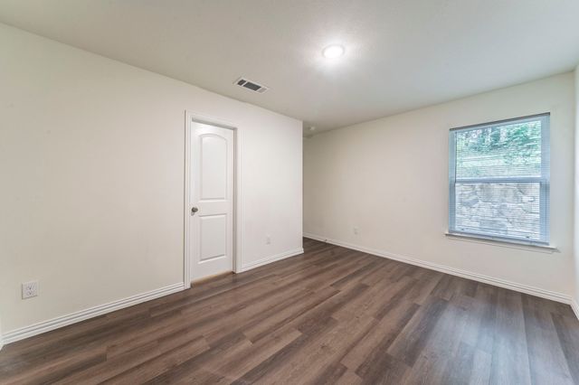 514 E Shepherd Street, Denison, TX 75021