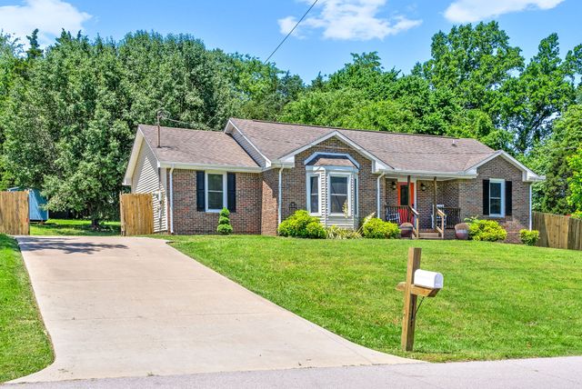 1417 McClardy Rd, Clarksville, TN 37042